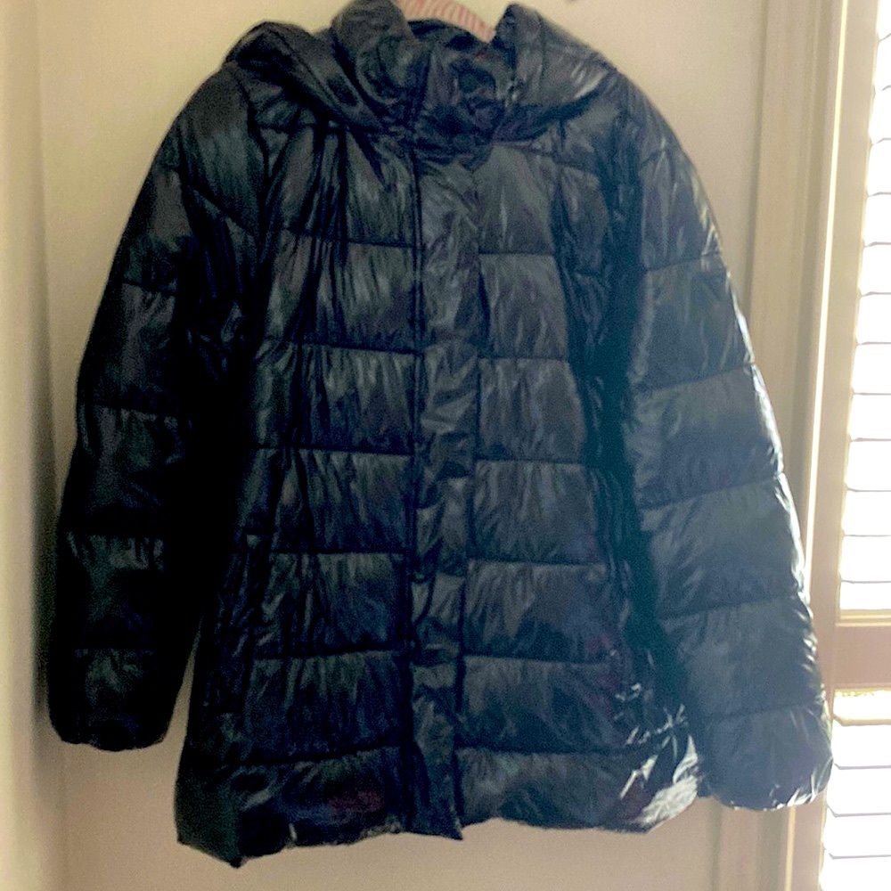 GUESS PUFFER JACKET XL. Excellent condition.